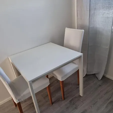 Apartment Yksioe Luonnonlaeheisyydessae *